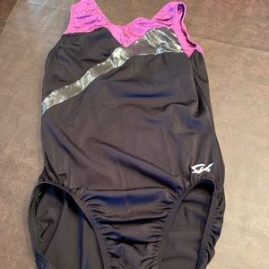 GK Activewear Girls Leotard size large